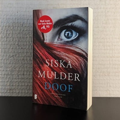 Cover van het tweedehands boek 'Doof' door Siska Mulder, getoond in 400x400 pixels.